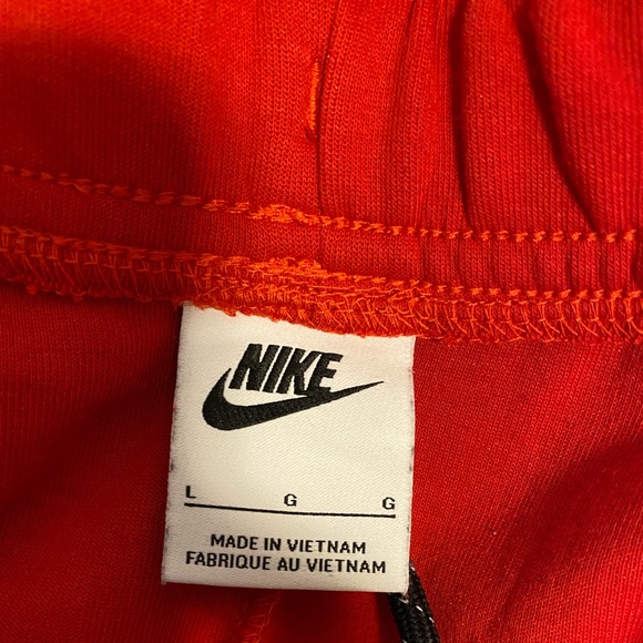 New red Nike tech pants - Picture 3 of 4